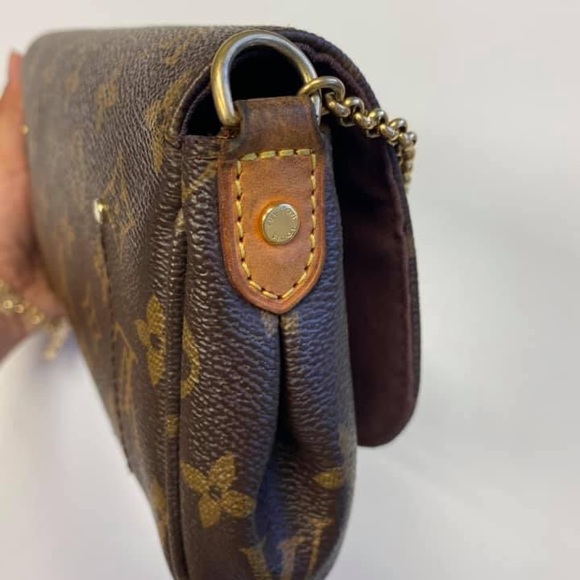 Favorite Crossbody - Picture 12 of 12